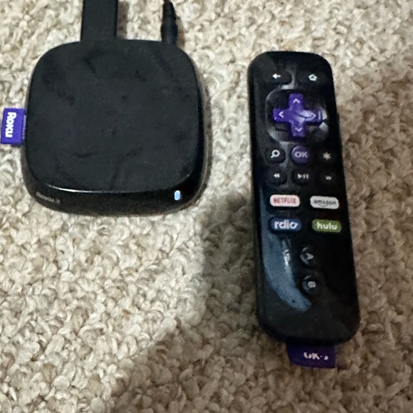 Roku 3 Streaming Player Model 4200X With Power Cable, HDMI, And Remote - Picture 9 of 9